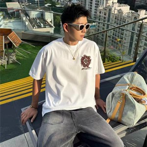 クロムハーツ T シャツ 手書き風ホースシュープリント ホワイト 正面着用