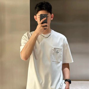 FENDI ロゴ ジップ ズッカ柄 ポケット クルーネック コットン Tシャツ  ホワイト 