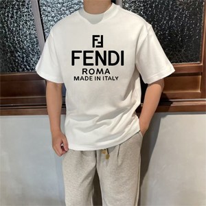 FENDI ロゴ コットンTシャツ クルーネック メンズ 白