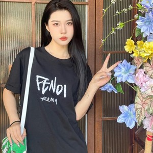 フェンディ Tシャツ FENDI シグネチャー ロゴ 半袖 ユニセックス ブラック
