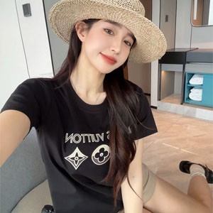 ロゴプリント Tシャツ（定番ロゴモデル）