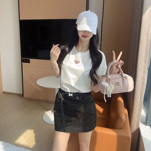 トライアングルロゴ ホワイトTシャツ（定番ベーシック）