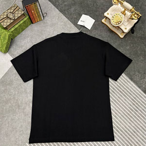 ディオール  T シャツ CD ロゴ立体刺繍 黒 着用イメージ