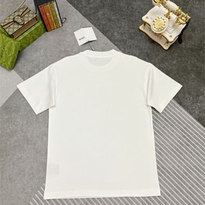 ディオール  T シャツ CD ロゴ立体刺繍 黒 着用イメージ