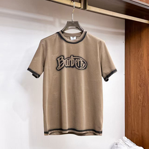 バーバリー グラフィティ ロゴ Tシャツ