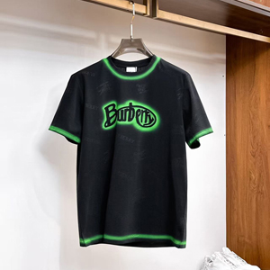 バーバリー グラフィティ ロゴ Tシャツ